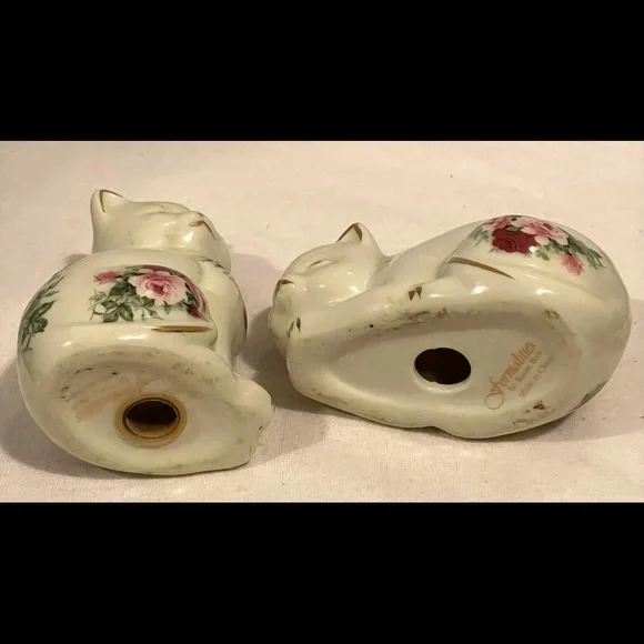 Formalities by Baum Bros Victorian Cat Salt and Pepper Shakers - Picture 5 of 5